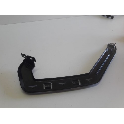 Suporte Guia Do Farol Lado Direito Hyundai Hb20 2014