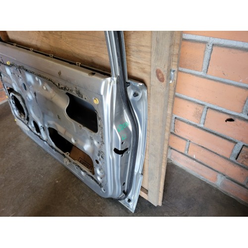 Porta Dianteiro Direito Mitsubishi L200 1995 1996 Quadrada