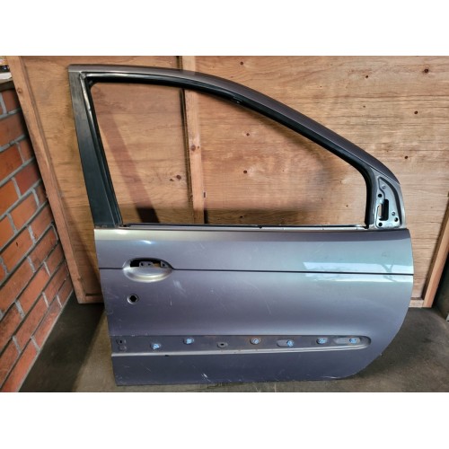 Porta Dianteira Direita Renault Scenic 2...