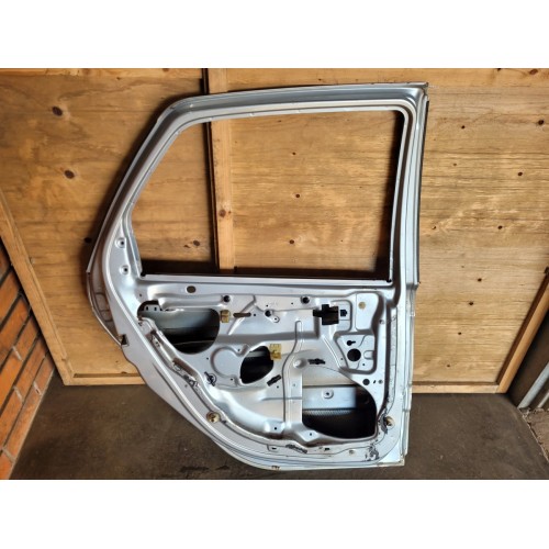 Porta Traseira Esquerda Renault Scenic 2002 2003 2004 2005